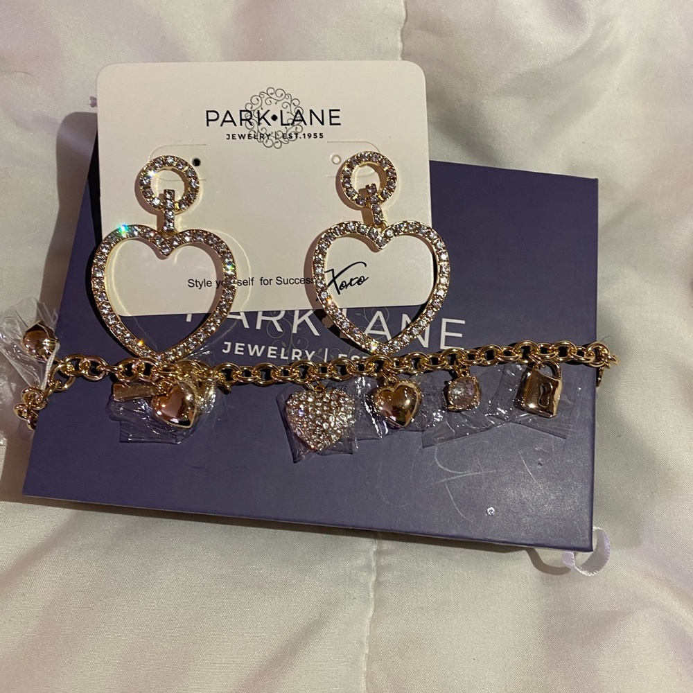 Earrings and bracelet set